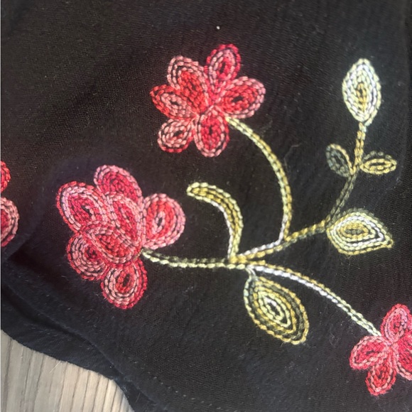 Miami Boho Style Peasant Dress with embroidered flowers - Picture 4 of 6